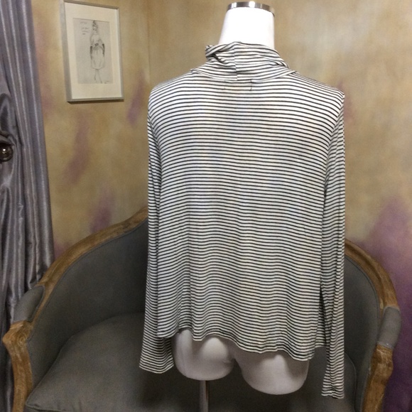 '"Fashionably Late" striped long sleeve tee, size L (juniors) - Picture 4 of 8